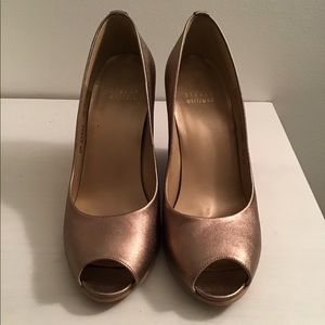 Beautiful Stuart Weitzman Gold Peep Toe Wedges
